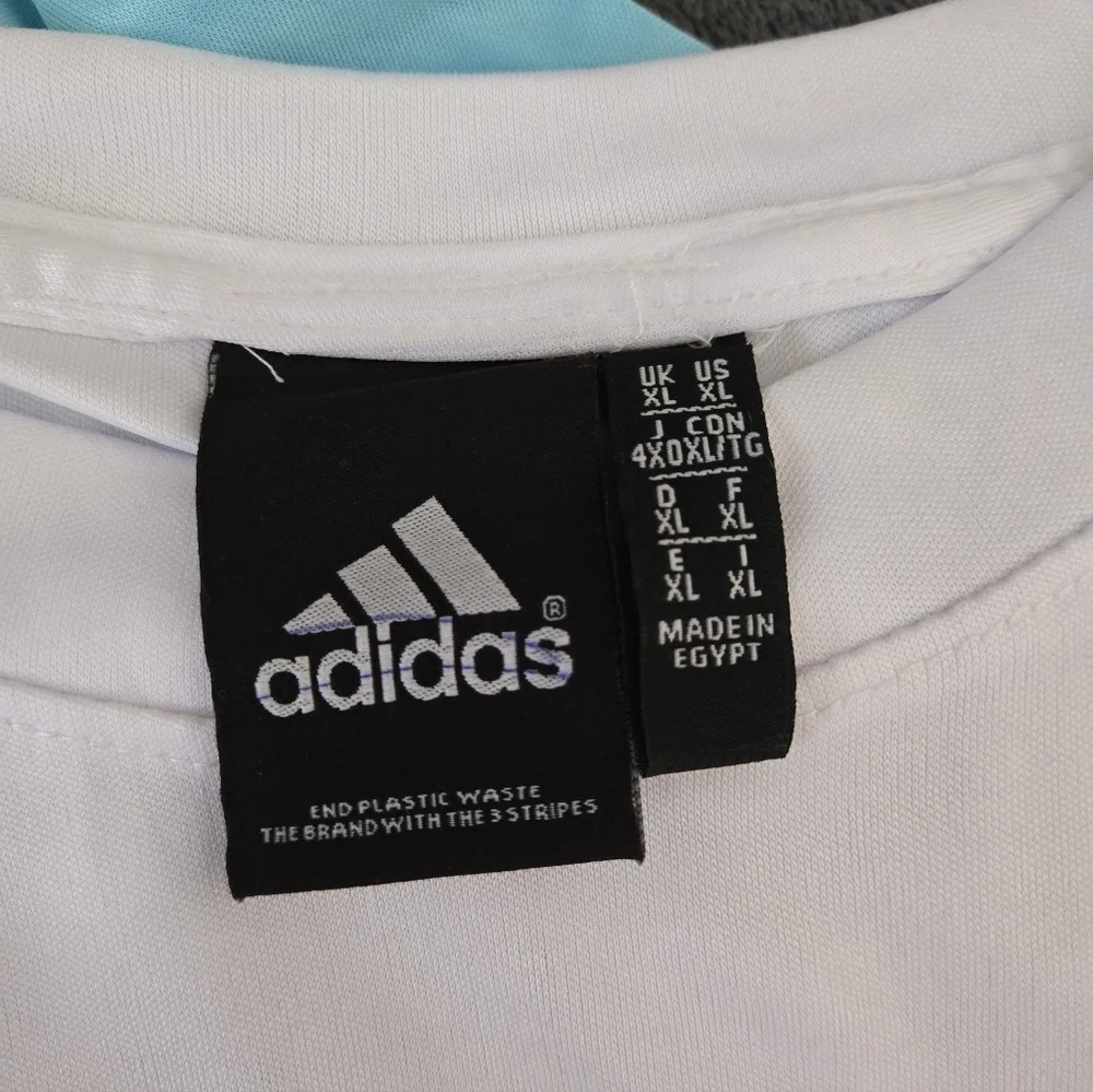 Adidas Men's White Tee with Black Graphic Adidas Xl NWT